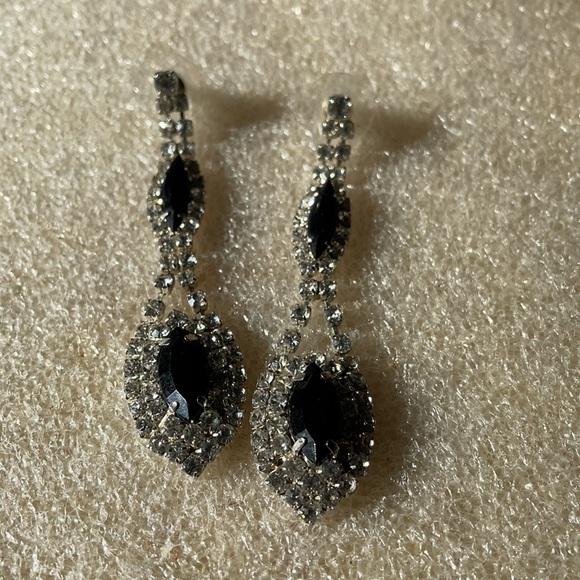 Crystal and onyx earrings - Picture 2 of 4